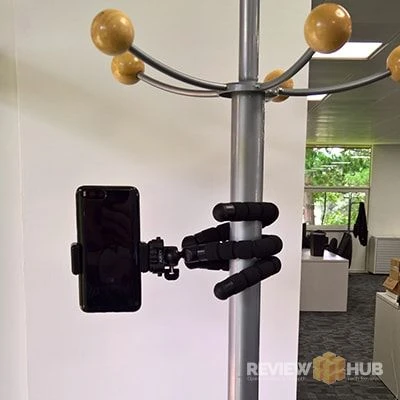 Aukey Tripod in use